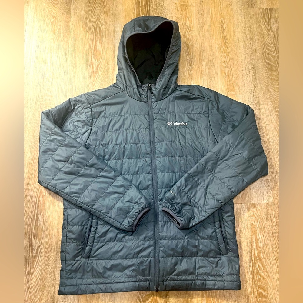 Columbia Omni heat jacket with hood. Size Medium and Gray